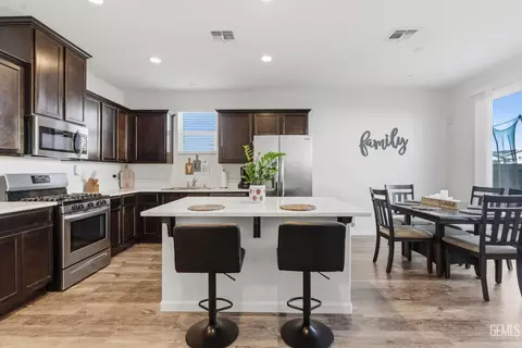 5828 Commonwealth Ave, Bakersfield, CA 93313 photo 5