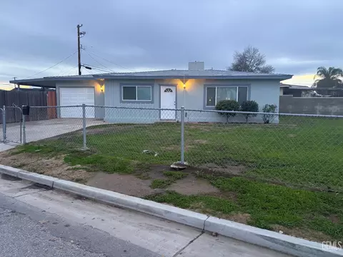 391 Euclid Ave, Shafter, CA 93263 photo 2