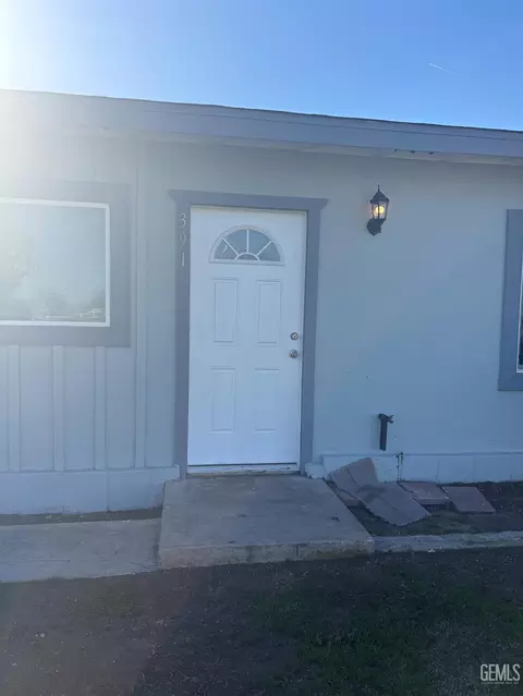 391 Euclid Ave, Shafter, CA 93263 photo 7