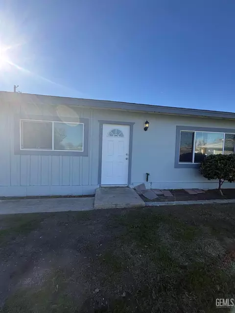 391 Euclid Ave, Shafter, CA 93263 photo 6