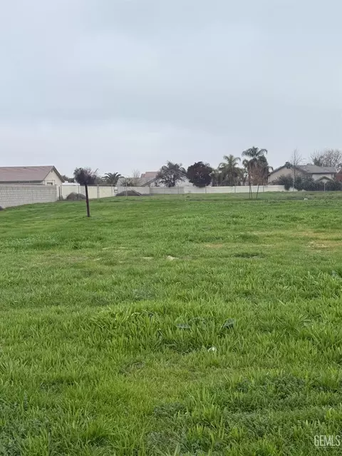 7418 Wible Rd, Bakersfield, CA 93313
