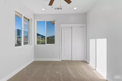 Bedroom - 20381 Pinon Canyon Dr, Tehachapi, CA 93561 photo 4 of 7