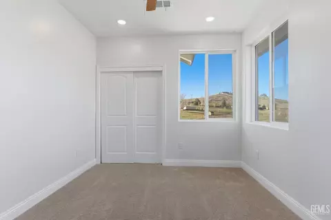 Bedroom - 20381 Pinon Canyon Dr, Tehachapi, CA 93561 photo 2 of 7