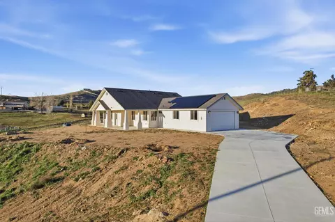 Exterior - 20381 Pinon Canyon Dr, Tehachapi, CA 93561 photo 2 of 5
