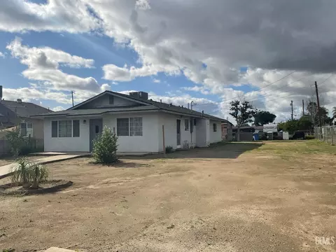 301 Walker St, Arvin, CA 93203 photo 2