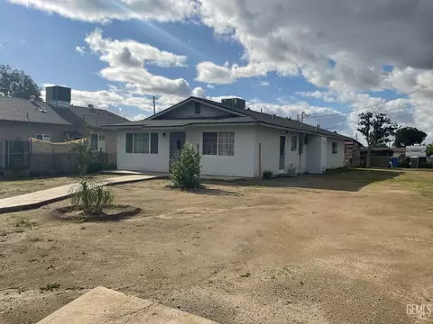301 Walker St, Arvin, CA 93203 photo 1