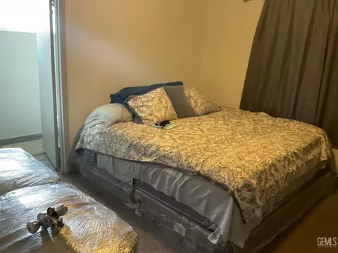 301 Walker St, Arvin, CA 93203 photo 8