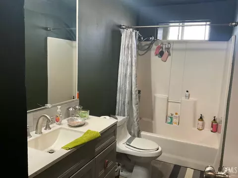 301 Walker St, Arvin, CA 93203 photo 6