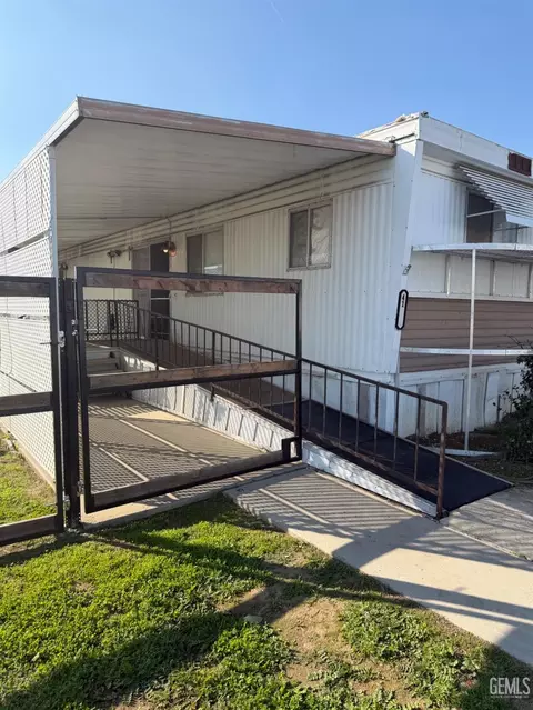 41 Divot Ln, Bakersfield, CA 93308