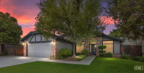 8502 Sun Harbor Dr, Bakersfield, CA 93312