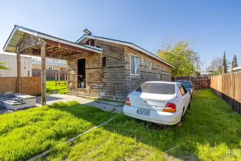 Exterior - 408 Naylor Ave, Taft, CA 93268 photo 8 of 10