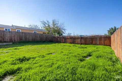 Exterior - 408 Naylor Ave, Taft, CA 93268 photo 9 of 10