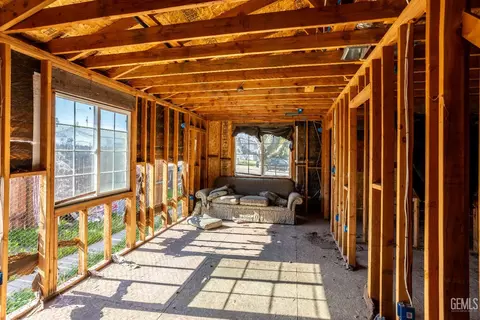 Entry Way - 408 Naylor Ave, Taft, CA 93268 photo 1 of 7
