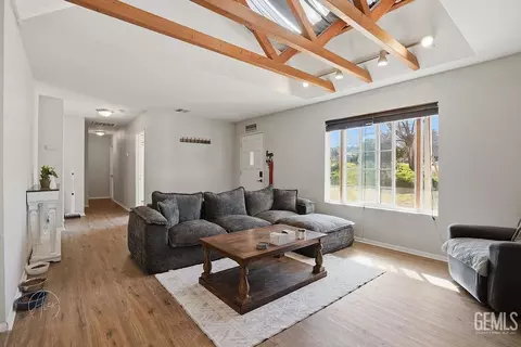 22008 Tiny Ct, Tehachapi, CA 93561 photo 3