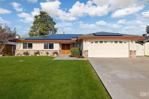 6716 Olympia Dr, Bakersfield, CA 93309