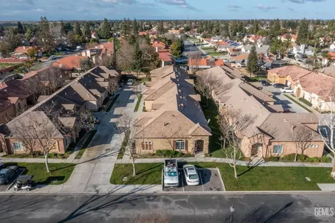 801 Jasmine Parke Dr, Bakersfield, CA 93312