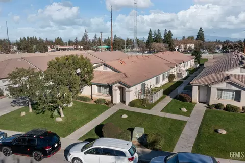 4506 Pebble Creek Dr, Bakersfield, CA 93312