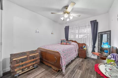 Bedroom - 217 Suzanne Ln, Taft, CA 93268 photo 4 of 5