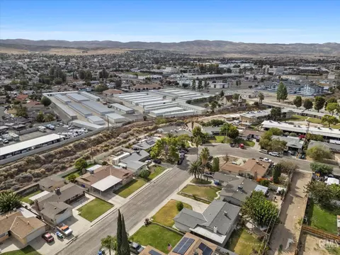 View/Area - 217 Suzanne Ln, Taft, CA 93268 photo 7 of 7