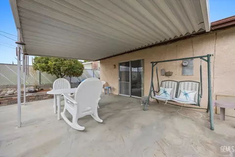 Exterior - 217 Suzanne Ln, Taft, CA 93268 photo 8 of 11