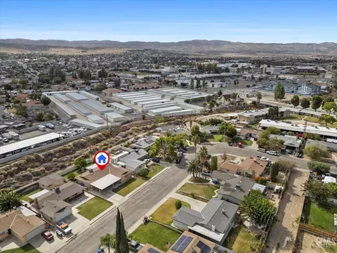 View/Area - 217 Suzanne Ln, Taft, CA 93268 photo 3 of 7