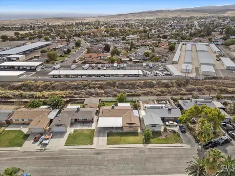 View/Area - 217 Suzanne Ln, Taft, CA 93268 photo 6 of 7