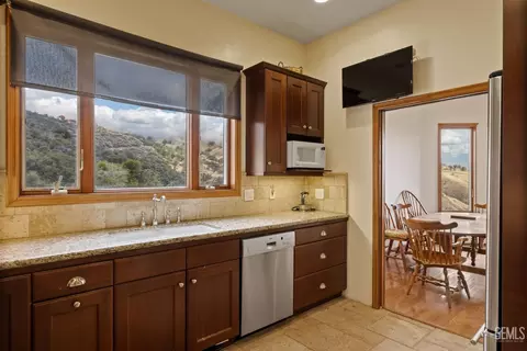 Kitchen - 6641 Digier Rd, Lebec, CA 93243 photo 7 of 7