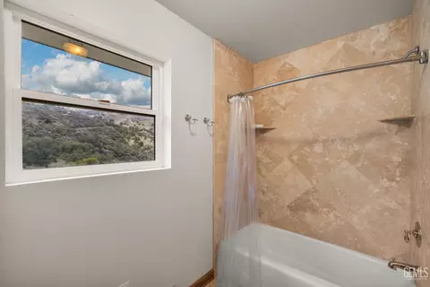 Bath - 6641 Digier Rd, Lebec, CA 93243 photo 5 of 5