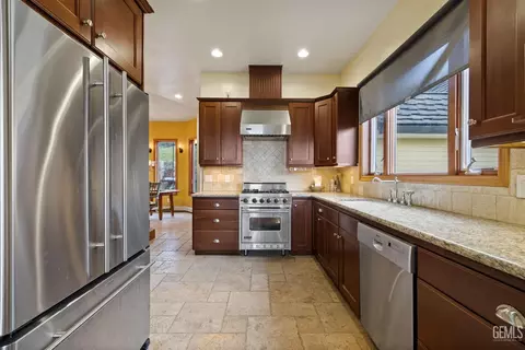 Kitchen - 6641 Digier Rd, Lebec, CA 93243 photo 1 of 7