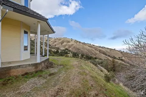 Exterior - 6641 Digier Rd, Lebec, CA 93243 photo 4 of 5