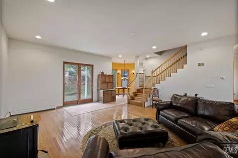 Living - 6641 Digier Rd, Lebec, CA 93243 photo 2 of 2