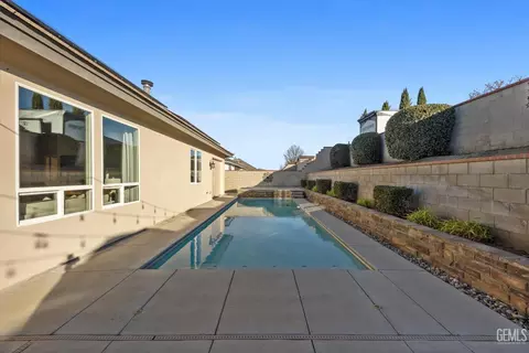 Exterior - 504 Rosehaven Ln, Tehachapi, CA 93561 photo 8 of 11