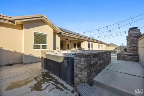 Exterior - 504 Rosehaven Ln, Tehachapi, CA 93561 photo 7 of 11