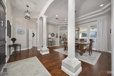 Entry Way - 504 Rosehaven Ln, Tehachapi, CA 93561 photo 1 of 4