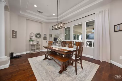 Dining - 504 Rosehaven Ln, Tehachapi, CA 93561 photo 2 of 2