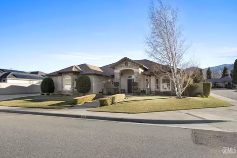 Exterior - 504 Rosehaven Ln, Tehachapi, CA 93561 photo 2 of 11