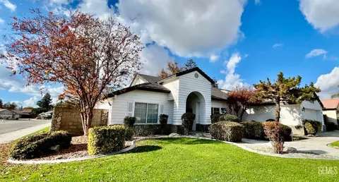 8711 Dalby Ct, Bakersfield, CA 93313