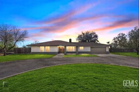 7519 Man O War St, Bakersfield, CA 93307