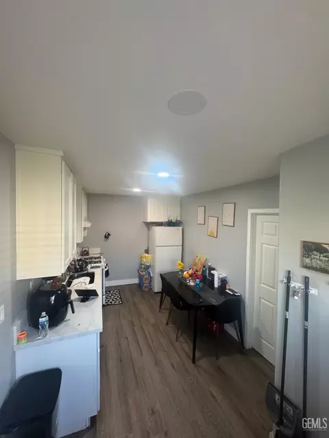 1313 Kelly St, Bakersfield, CA 93304