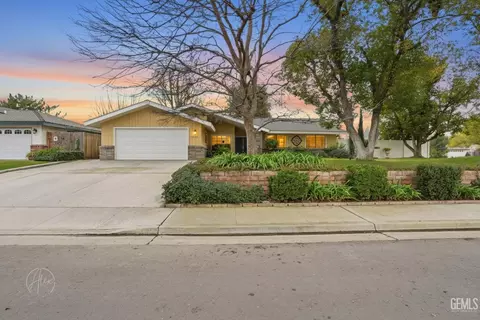 7013 Murphys Ln, Bakersfield, CA 93309