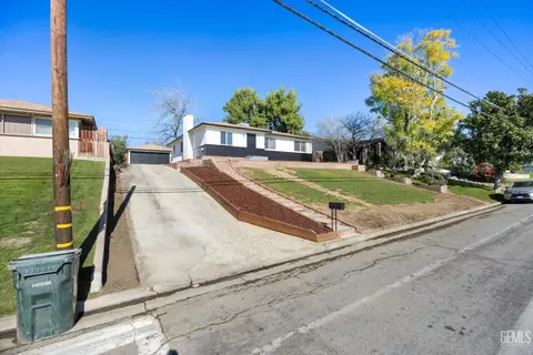 2814 College Ave, Bakersfield, CA 93306