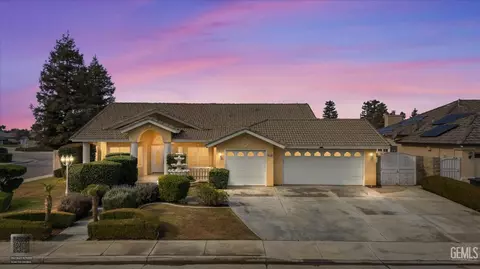 8119 Willoughby Ct, Bakersfield, CA 93313