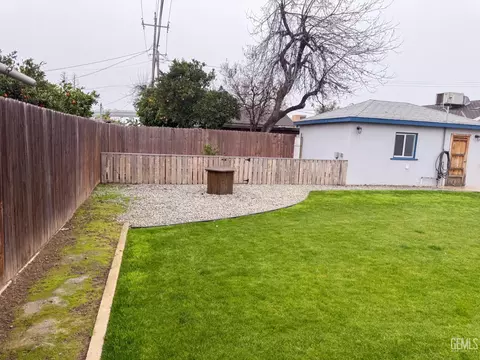 Exterior - 12 Wetherley Dr, Bakersfield, CA 93309 photo 8 of 12