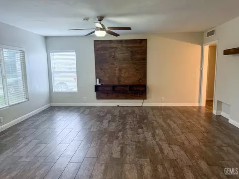Living - 12 Wetherley Dr, Bakersfield, CA 93309 photo 1 of 5