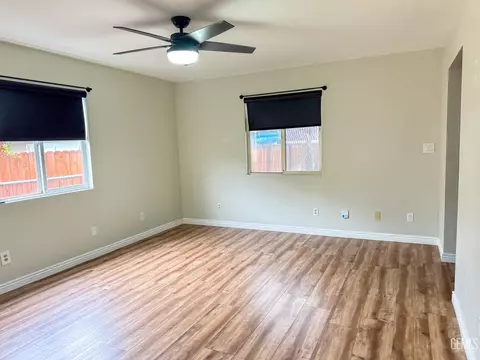 Living - 12 Wetherley Dr, Bakersfield, CA 93309 photo 4 of 5