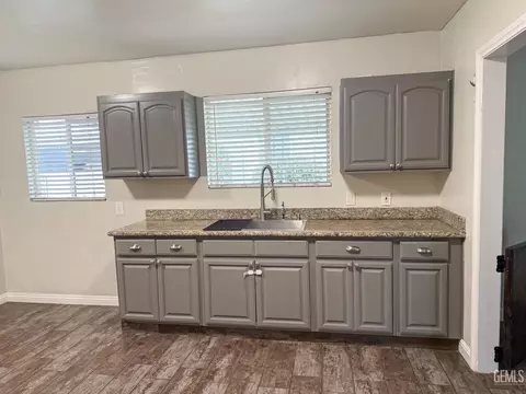 Kitchen - 12 Wetherley Dr, Bakersfield, CA 93309 photo 4 of 4