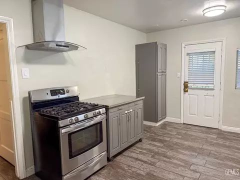 Kitchen - 12 Wetherley Dr, Bakersfield, CA 93309 photo 2 of 4