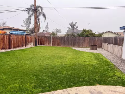 Exterior - 12 Wetherley Dr, Bakersfield, CA 93309 photo 6 of 12