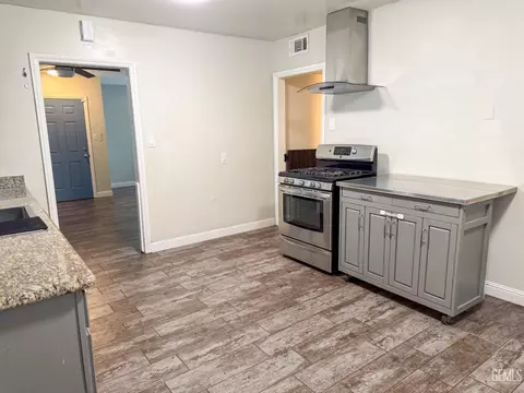 Kitchen - 12 Wetherley Dr, Bakersfield, CA 93309 photo 3 of 4