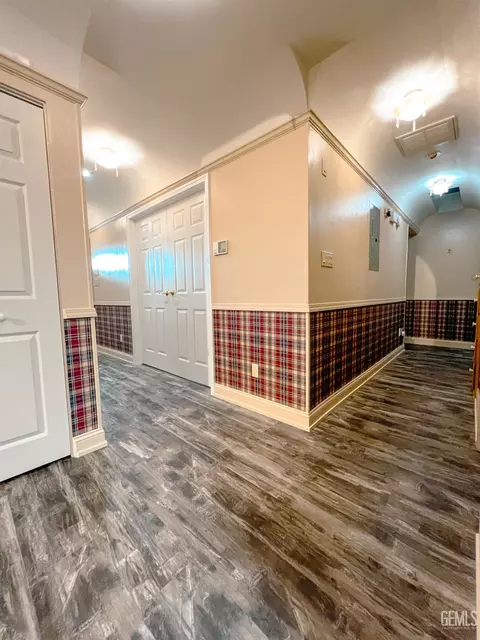 1202 Cypress Ave, Wasco, CA 93280 photo 4